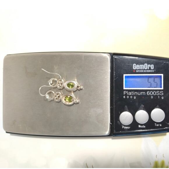 Vtg 925 Sterling Silver Oval Cut Peridot Dangle Drop Earrings Hook Art Nouveau - Picture 9 of 9